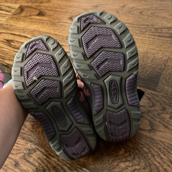 Open toe keens! Purple, size 10! - Picture 2 of 3